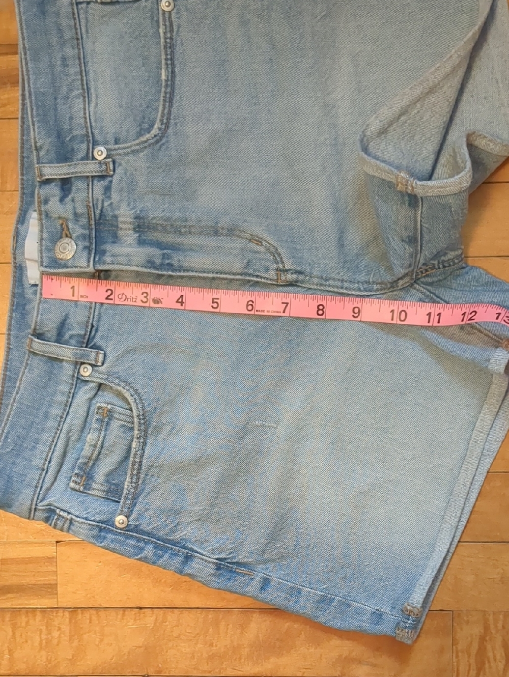 Loft Roll Cuff Light Wash Jean Shorts Size 2 - Picture 11 of 14